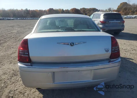 2005 Chrysler 300C z USA, uszkodzony, nr VIN 2C3JA63H15H170980